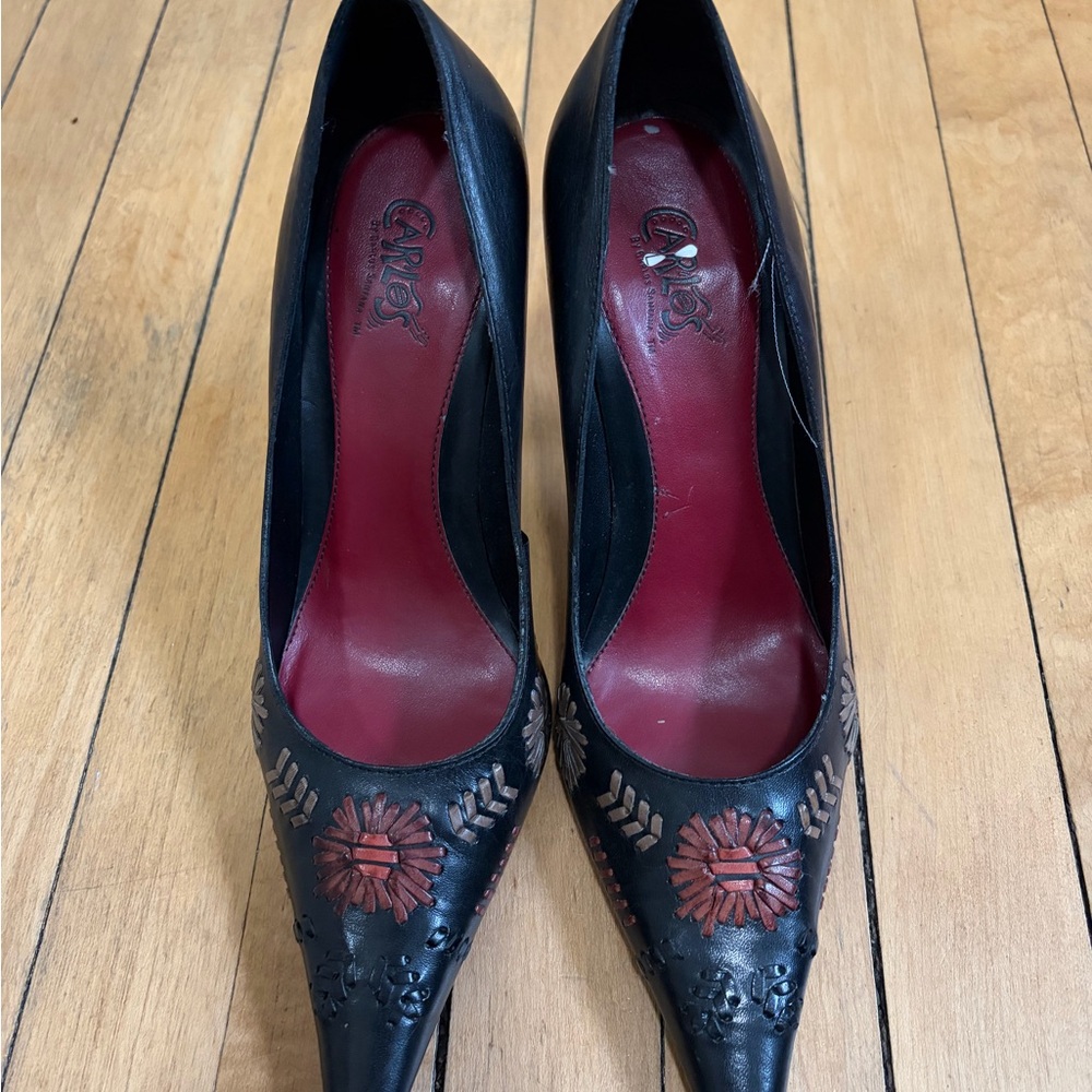 CARLOS SANTANA Black and Maroon Pointed Heels